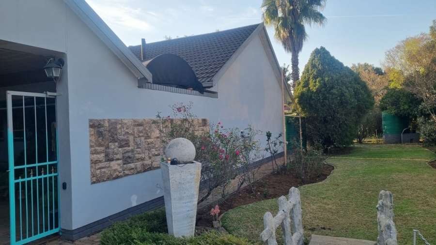 5 Bedroom Property for Sale in Neserhof North West